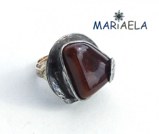 TYGRSIE OKO PATRZY... MARIAELA