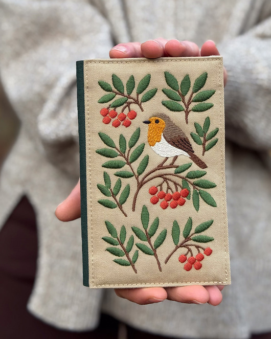 portfele damskie Haftowany portfel - rudzik w jarzębinie