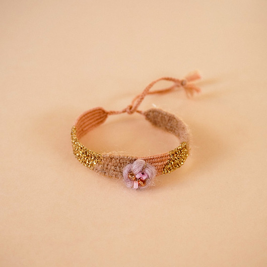 bransoletki - inne Bransoletka handmade z nici z kwiatuszkiem i koralikami