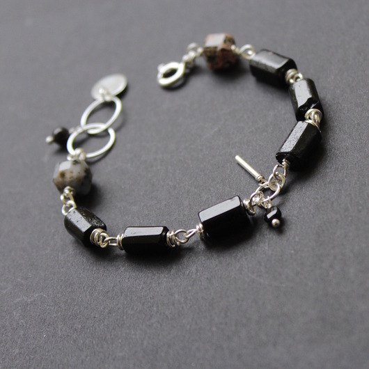 bransoletki z kamieni naturalnych Bransoletka Czarny turmalin z towarzystwie