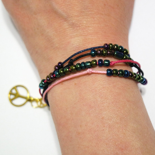 bransoletki na sznurku Bransoletka - Kolorowe koraliki - sznureczki, peace