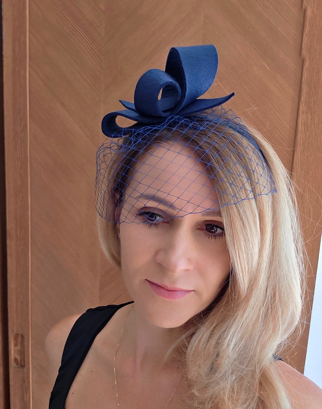 fascynatory Fascynator niebieski elegancki z woalką