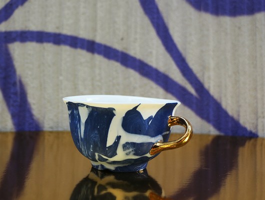 filiżanki Porcelanowa filiżanka ze złotym uchem Grafik, bi