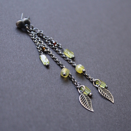 kolczyki z kamieniami Kolczyki rozhuśtane listki