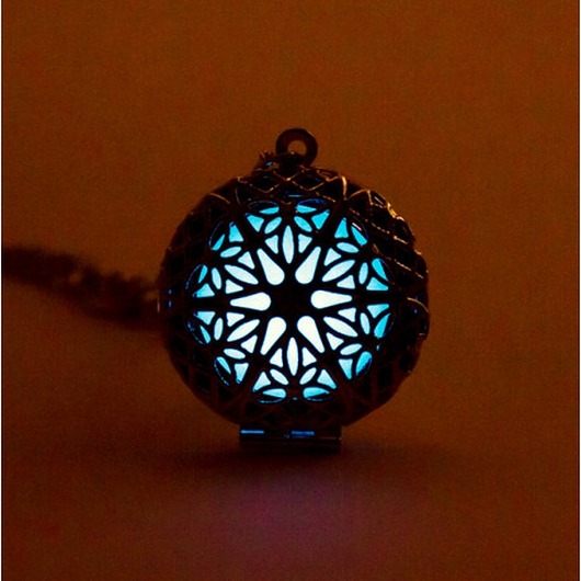 wisiory ALONE IN THE DARK - Round Silver - wisiorek