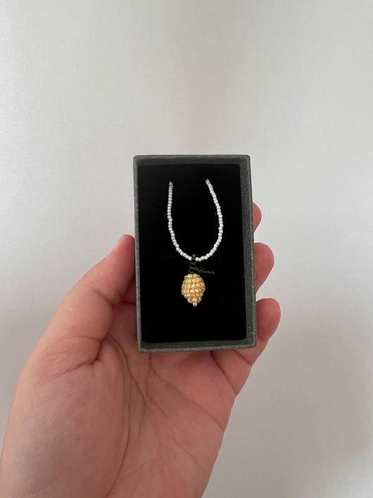 wisiory Handmade naszyjnik z plecioną cytrynka z koralików