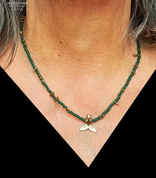 chokery BOHO naszyjnik z zielonych koralików Toho z ogonem delfina na szczęście