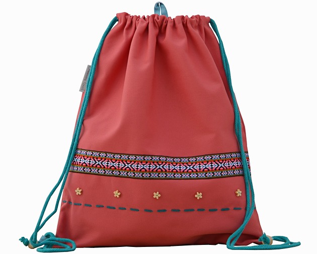 BOHO worek plecak czerwony + haftowany napis drewnianyguzik