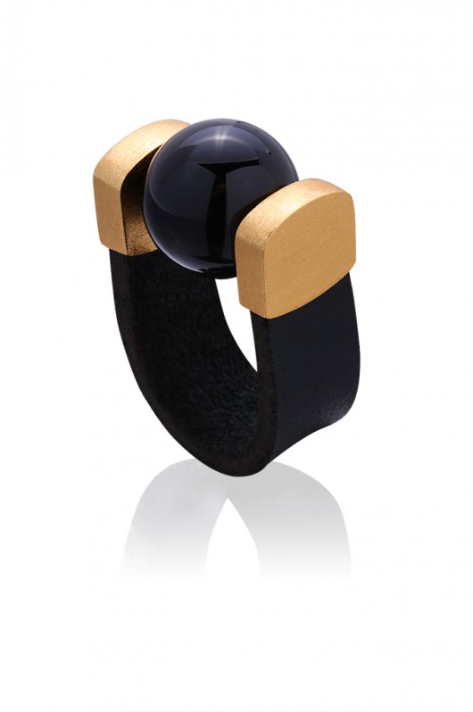 Pierścionek Onyx Ring in Gold Joccos Design