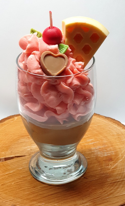 świeczniki i świece Świeca sojowa - deser truskawkowy z gofrem