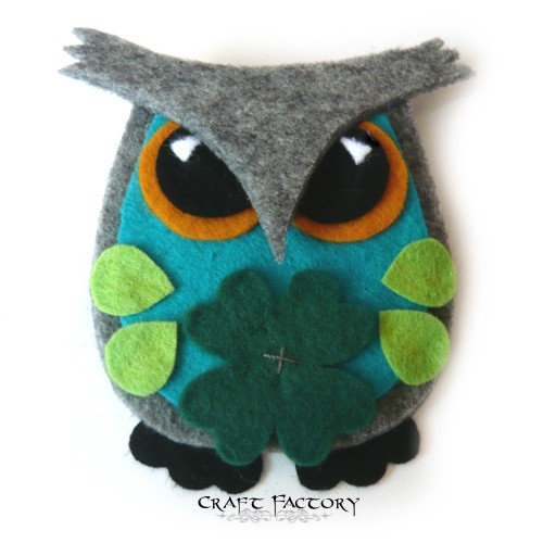 Owlastic Good Luck - broszka Craft Factory