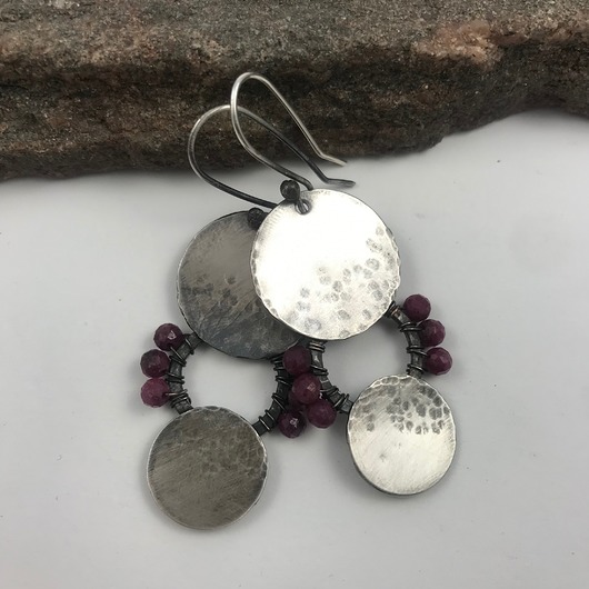 kolczyki wire wrapping Konstelacje z rubinami