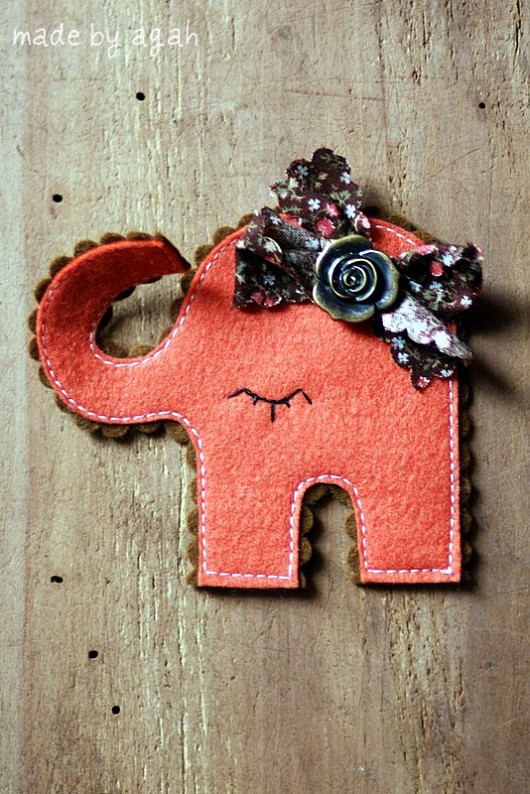 Broszka Sleepy Elephant made by agah