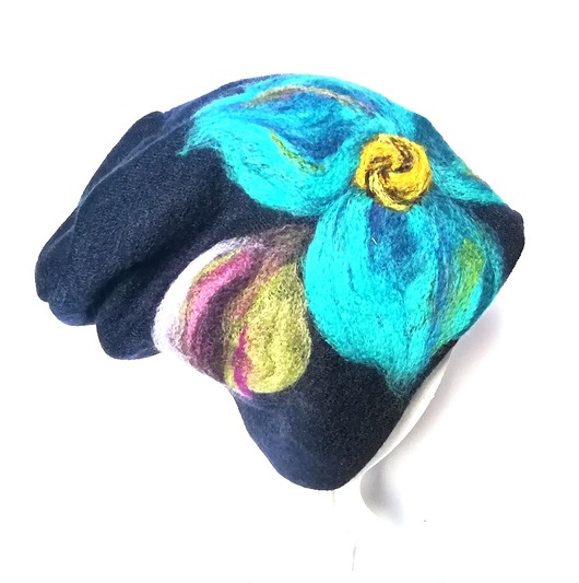 czapka handmade  wełniana z kwiatem ruda klara