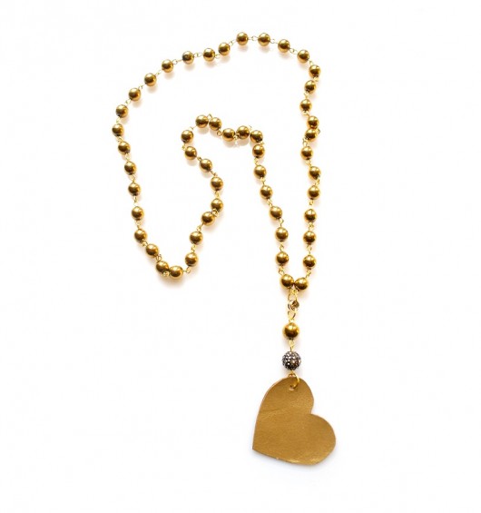 Royal shadow model 'kiss' Republika jewelry
