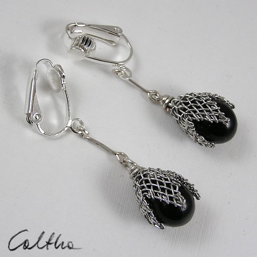 czarne w siateczce (klipsy)  Caltha