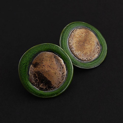 GOld in green Dorca