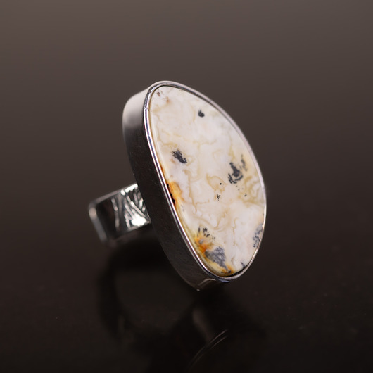 pierścionki srebrne Pierścionek srebrny z mlecznym bursztynem bałtyckim