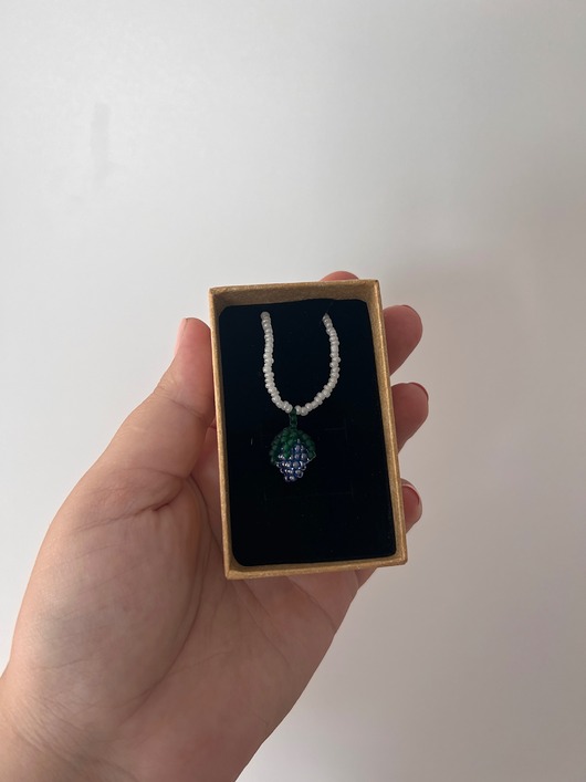 wisiory Handmade naszyjnik z koralików z plecionym owocem niebieską ciemną malinką