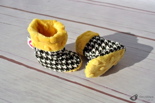 Mini buciki niemowlęce / ocieplacze 0-6m danusiowa