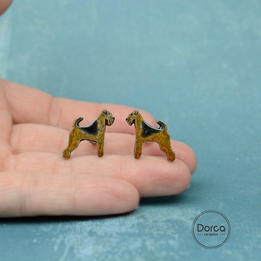 Airedale terrier-  ceramiczne kolczyki Dorca