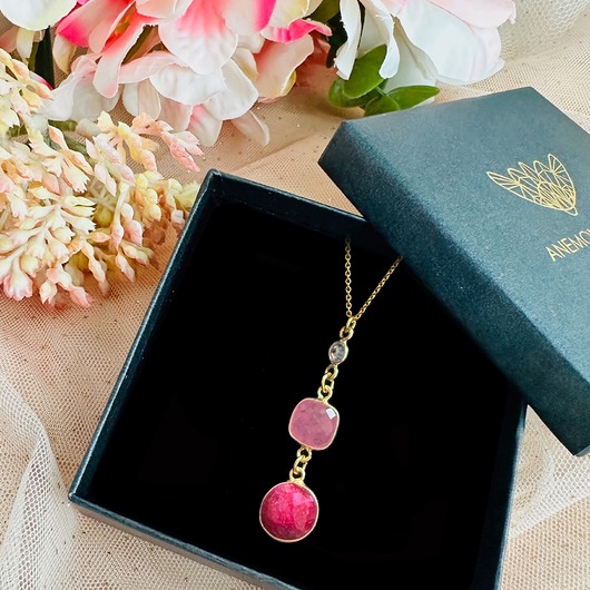 wisiory Naszyjnik RUBY LIPS ,szlachetne  kamienie rubin kwarc różowy cyrkonia