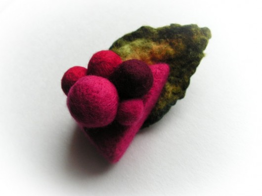 Asymetria - brosza filcowa HERBE DESIGN