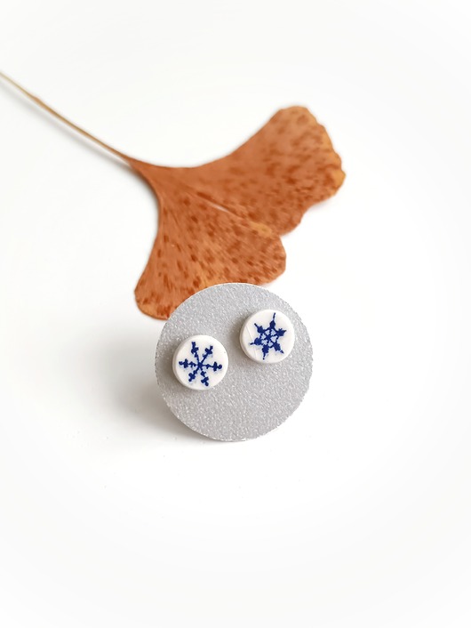 kolczyki ceramiczne Kolczyki ceramiczne w śnieżynki