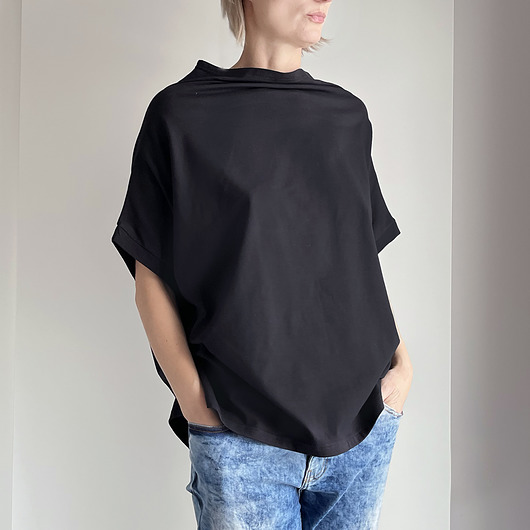 t-shirt damskie Czarna bluzka ze stójką