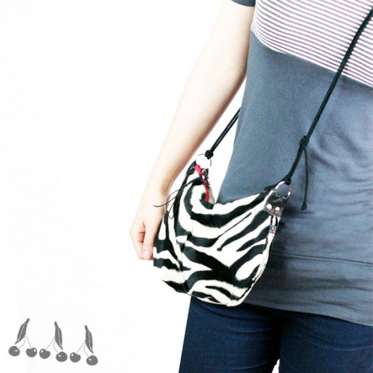 ::: MOON SHAPE zebra ::: uniqo