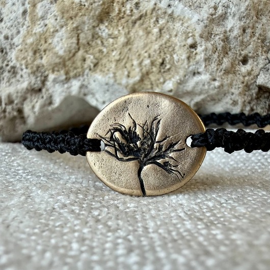 bransoletki na sznurku Bransoletka sznurkowa z detalem z brązu