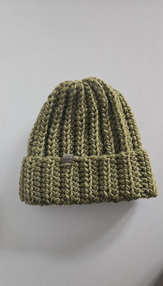 czapki damskie Czapka wełniana w kolorze zielonej oliwki