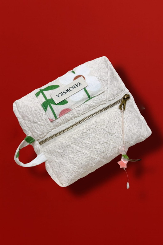 Akcesoria pozostałe Sweterkowa pikowana kosmetyczka, ECRU