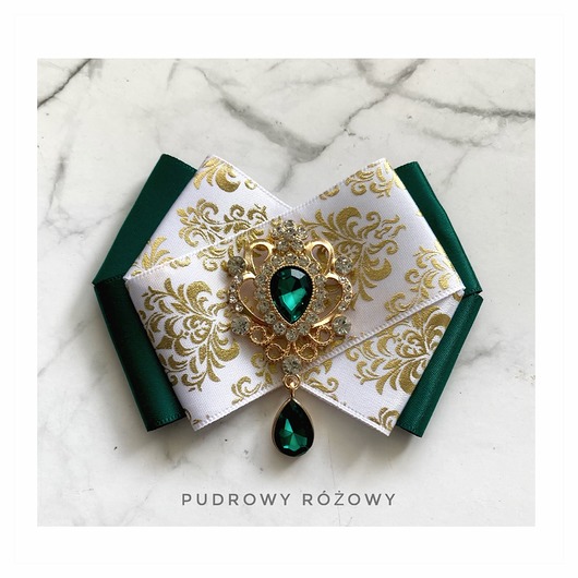 broszki Brosza z zielonym kryształkiem Święta Mikołajki