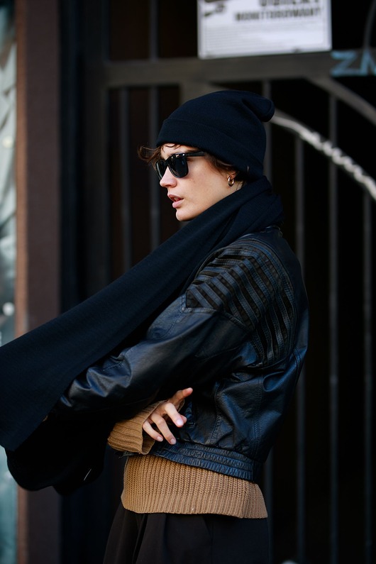 szale damskie Czarny wełniany komplet czapka + szalik 100% wełna merino