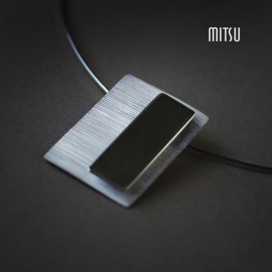 WHITE Monolith  Mitsu