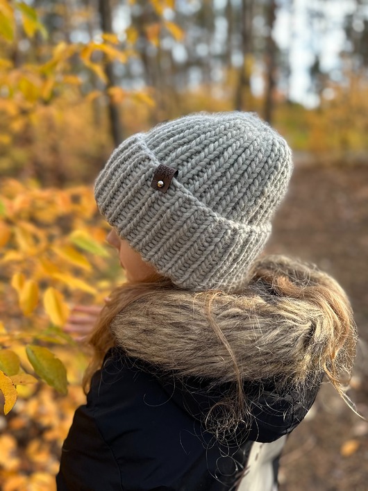 czapki damskie Gruba wełniana czapka oversize z bardzo szerokim wywinięciem - szara