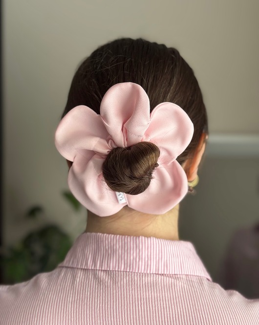 gumki do włosów Flower Scrunchie Różowa jasna