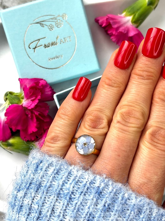 pierścionek z żywicy Pierścionek Niezapominajka