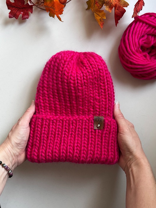 czapki damskie Gruba wełniana czapka oversize z bardzo szerokim wywinięciem - magenta