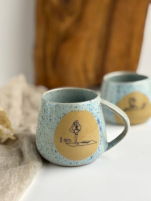 kubki Kubek ceramiczny beczułka 320 ml - Joga niebieski