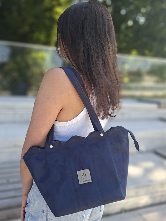 torby na ramię Zamszowa torebka z falami Granatowa