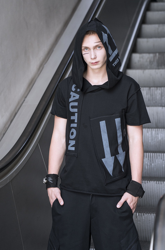 CAUTION t-shirt czarno-szary PIKIEL