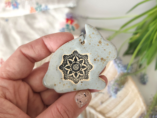 ozdoby wielkanocne Ceramiczne zające wielkanocne - dekoracje do zawieszenia
