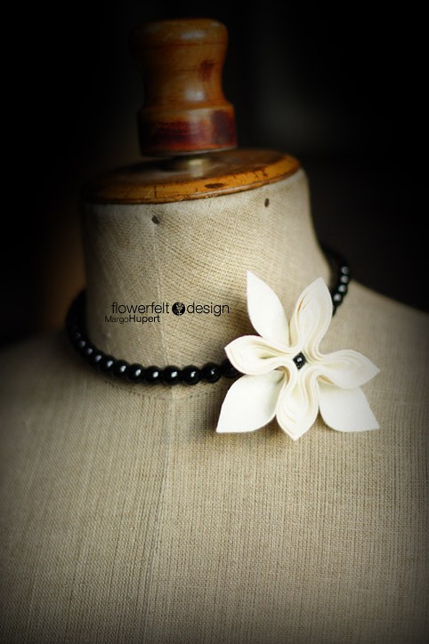 Black with ecru - korale FlowerFelt Design