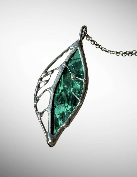 wisiory Szklany wisiorek na łańcuszku Naszyjnik Witraż  Listek Turkus
