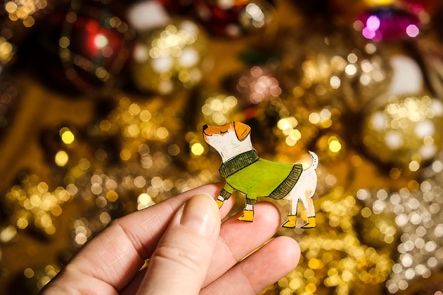 przypinki Przypinka kundelek z charakterem