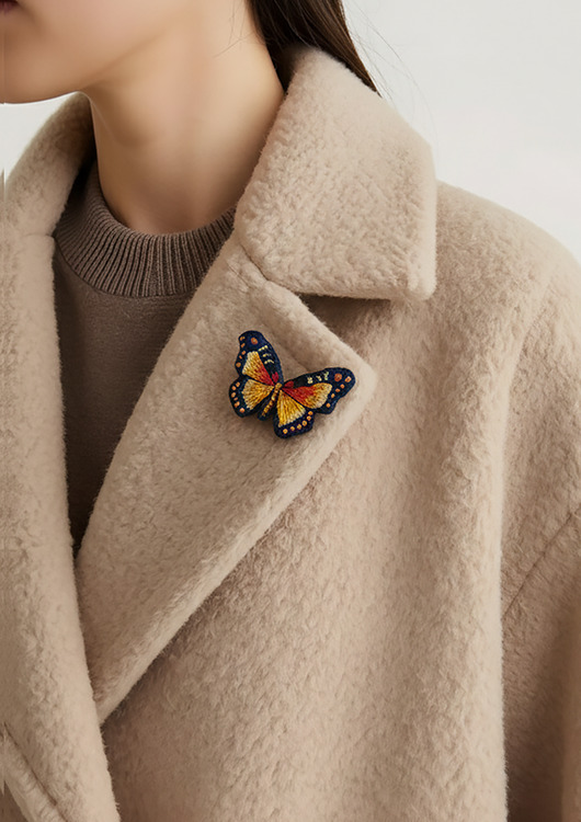 broszki Motyl - ręcznie haftowana broszka