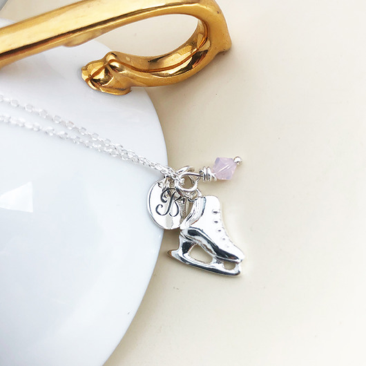 srebrne naszyjniki Naszyjnik z łyżwą, łyżwa srebro, literka