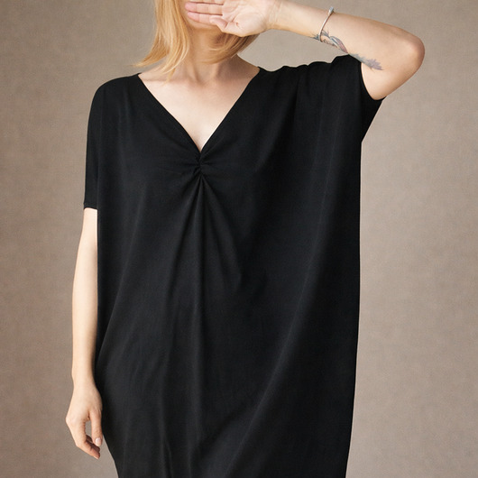 sukienki midi damskie Sukienka krótki rękaw asymetria Czarna Dekolt V